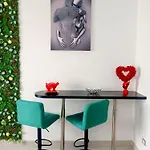 Eduard Elegance Rin * Бухарест