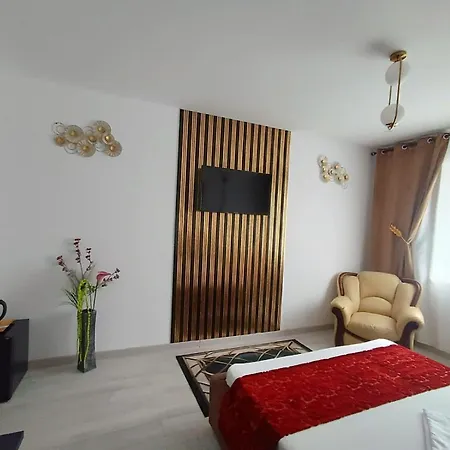 Eduard Elegance Rin * Bükreş